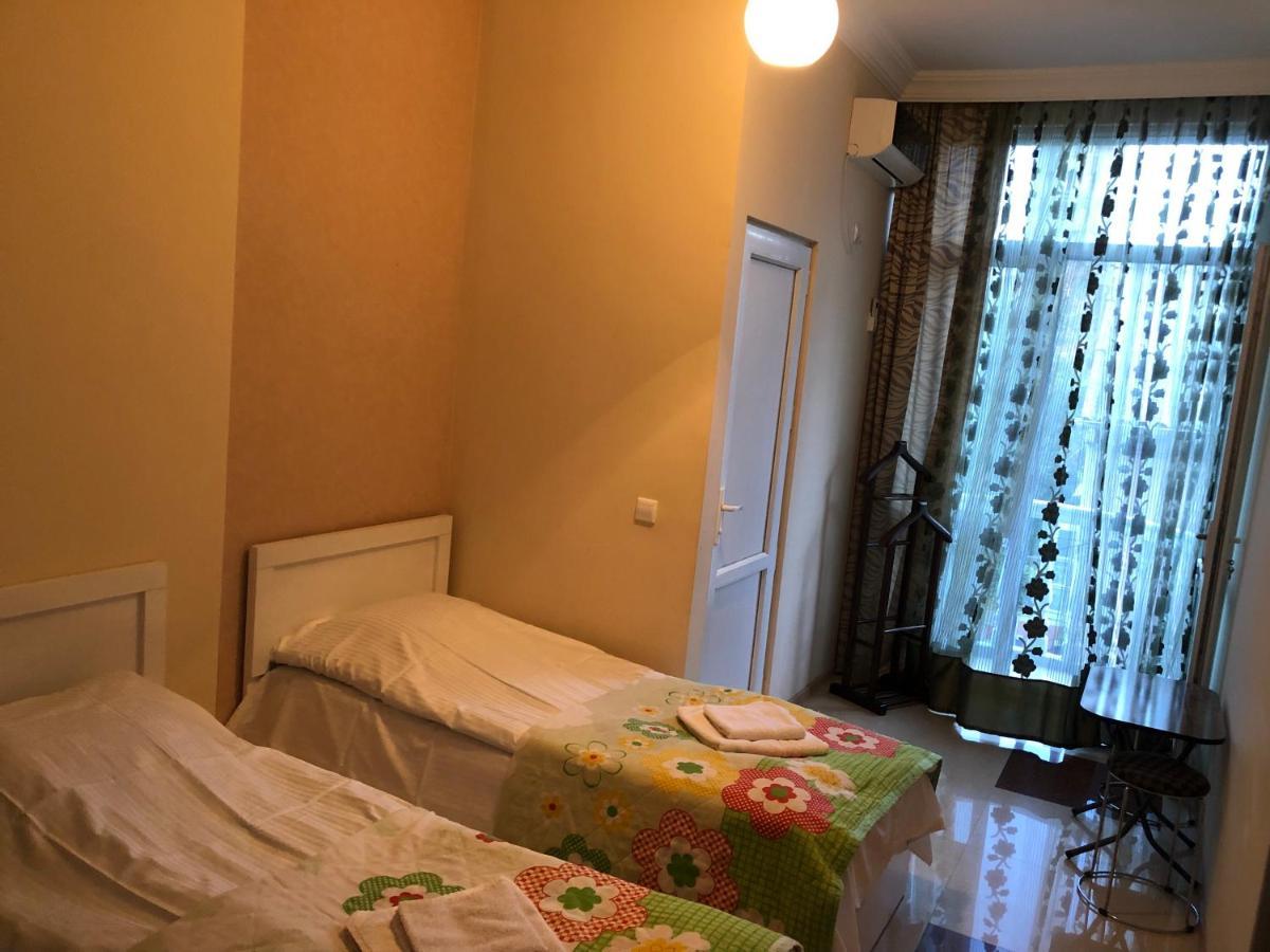 Отель Гостевой дом Nini Mari Кобулети Экстерьер фото